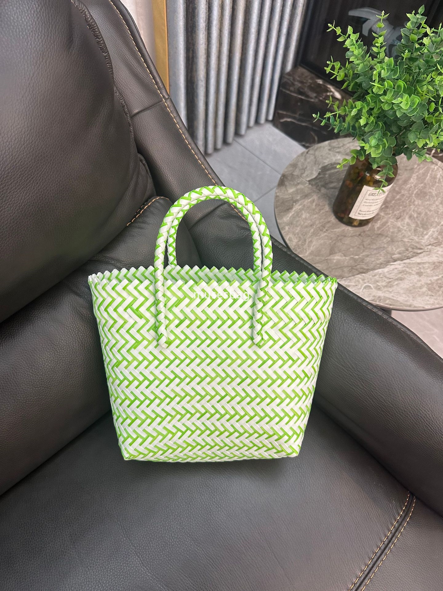 Women's straw woven bags woven bags leisure and business high-quality hand-held cabbage baskets large capacity tote bags