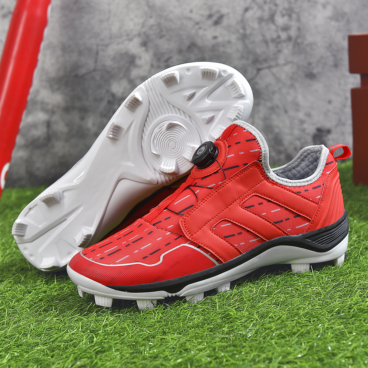 2024 New Men Baseball Shoes Non Slip Long Spikes Softball Shoes Comfortable Outdoor Softball Shoes Men Low Top Baseball Sneakers