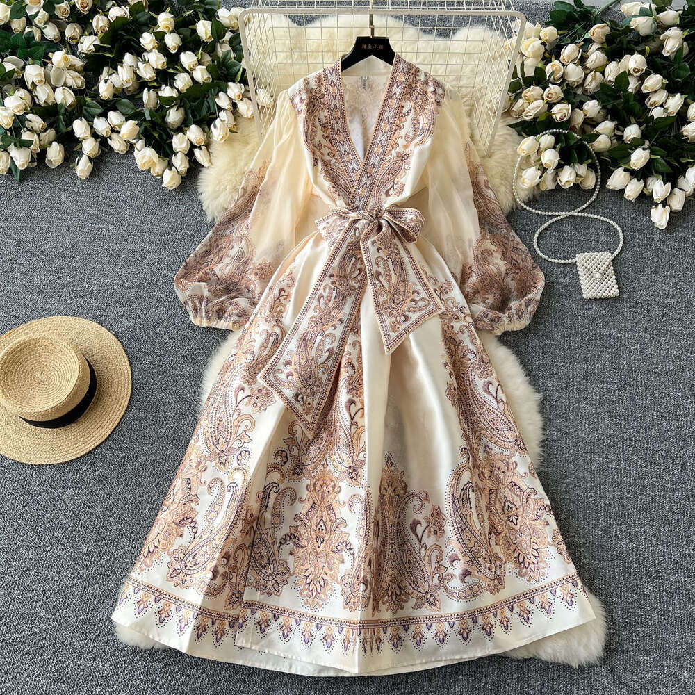 High end socialite dinner party dress women can wear a dress on weekdays with a waistband and a one-piece dress