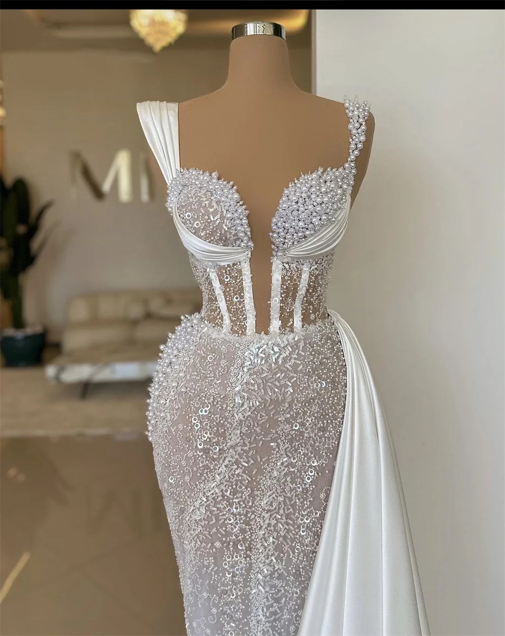 Elegant See Through Mermaid Wedding Dresses Pearls Sequins Bridal Gowns Detachable Train Spaghetti Straps Custom Made Sleeveless Bride Vestido de novi