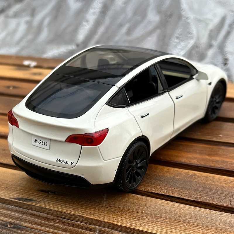 Diecast Model 1 24 Sc Tesla Model Y Roadster Alloy Model Car Metal Diecast Vehicle Toy Models Collection Simation Sound Light Toy For Kid C251106