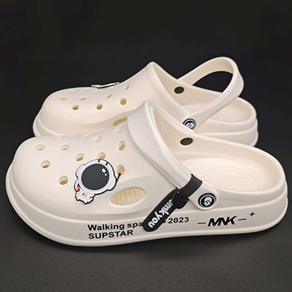 Summer Lightweight Home Beach Sandals Slippers Outdoor Quick Dry Flat Soft EVA Hole Shoes Women Clogs 2024