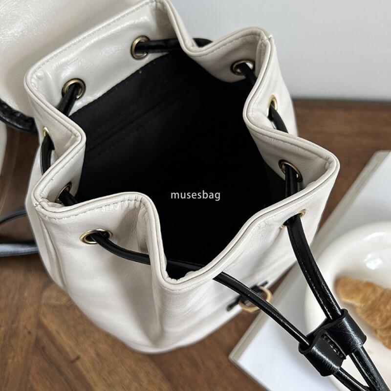 High quality backpack for men and women designer bag for fashion and leisure simple and versatile flip top large capacity backpack