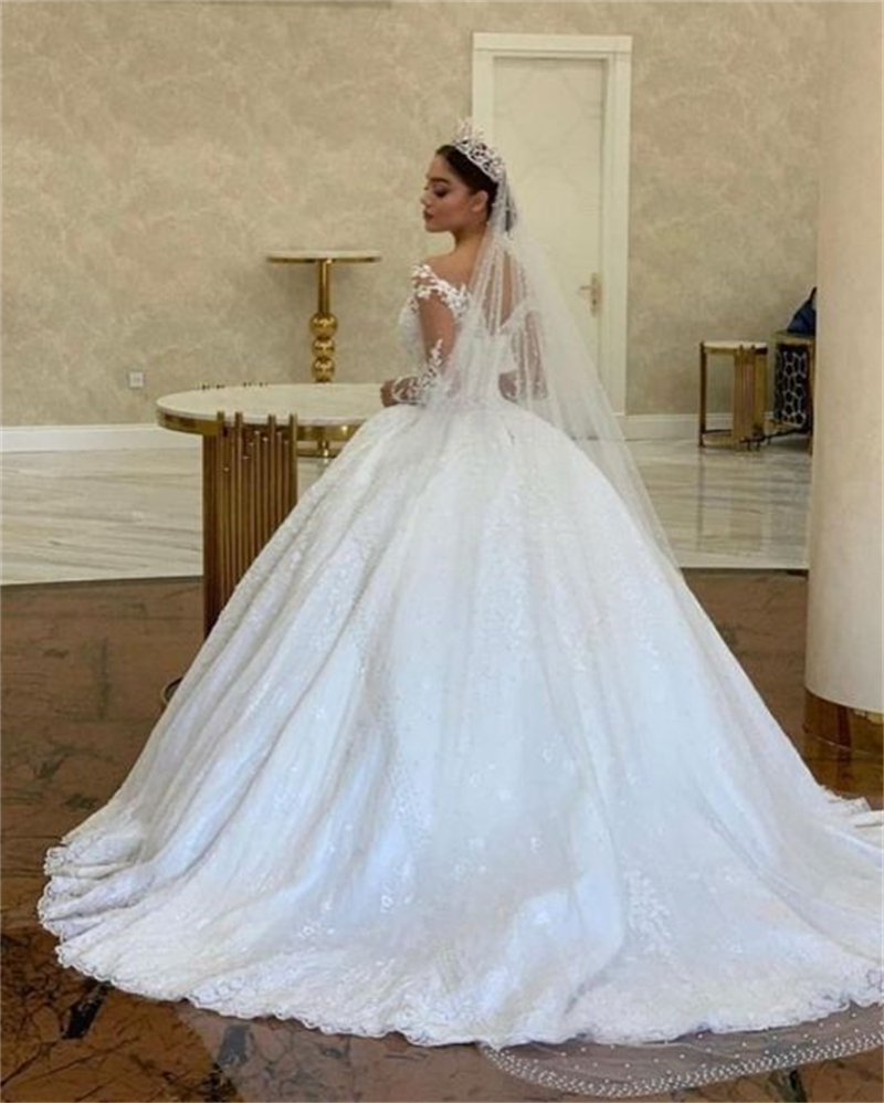Dubai Princess Ball Gown Dresses 2024 Long Sleeves Lace Appliques Beaded Gorgeous Bride Wedding Gowns Ivory Vestido De Novia Court Train