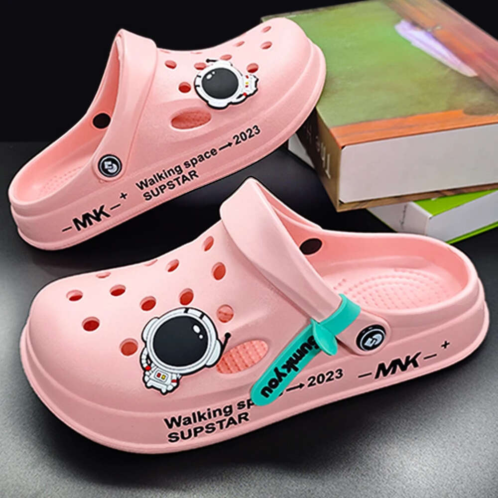 Summer Lightweight Home Beach Sandals Slippers Outdoor Quick Dry Flat Soft EVA Hole Shoes Women Clogs 2024