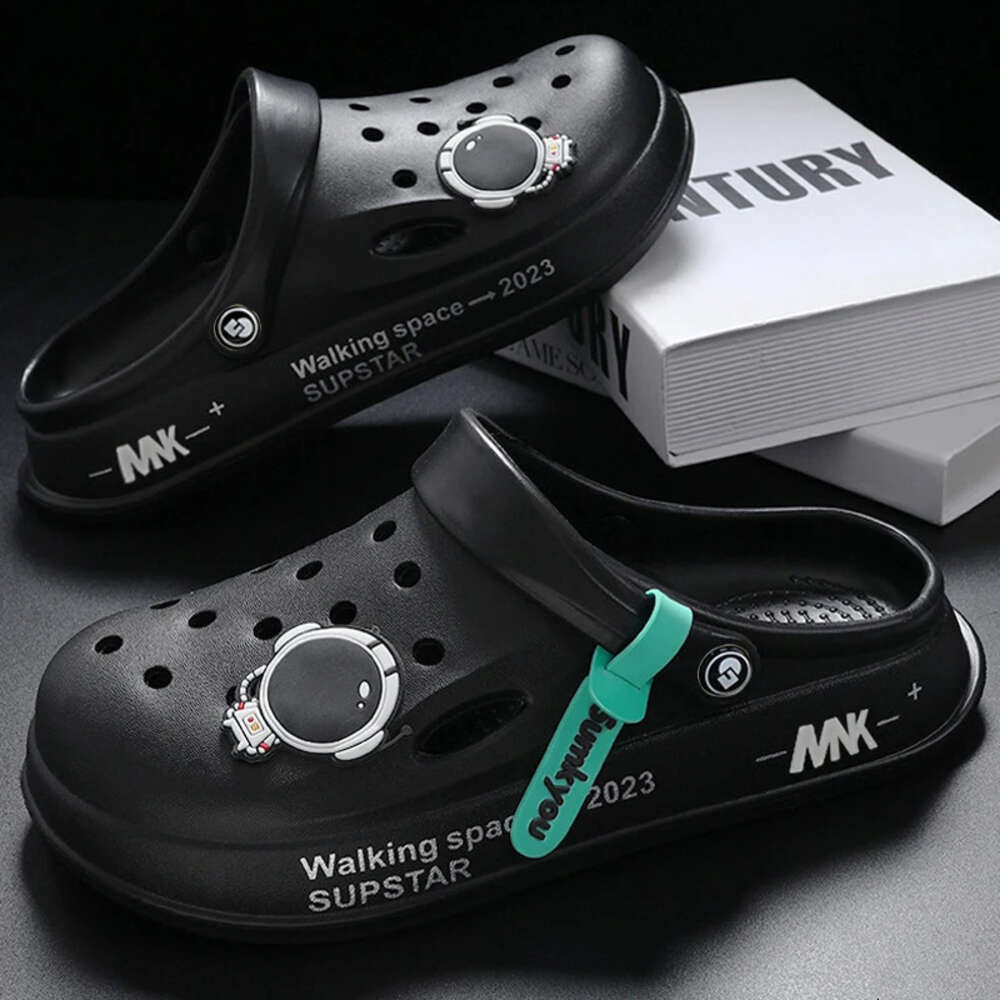 Summer Lightweight Home Beach Sandals Slippers Outdoor Quick Dry Flat Soft EVA Hole Shoes Women Clogs 2024
