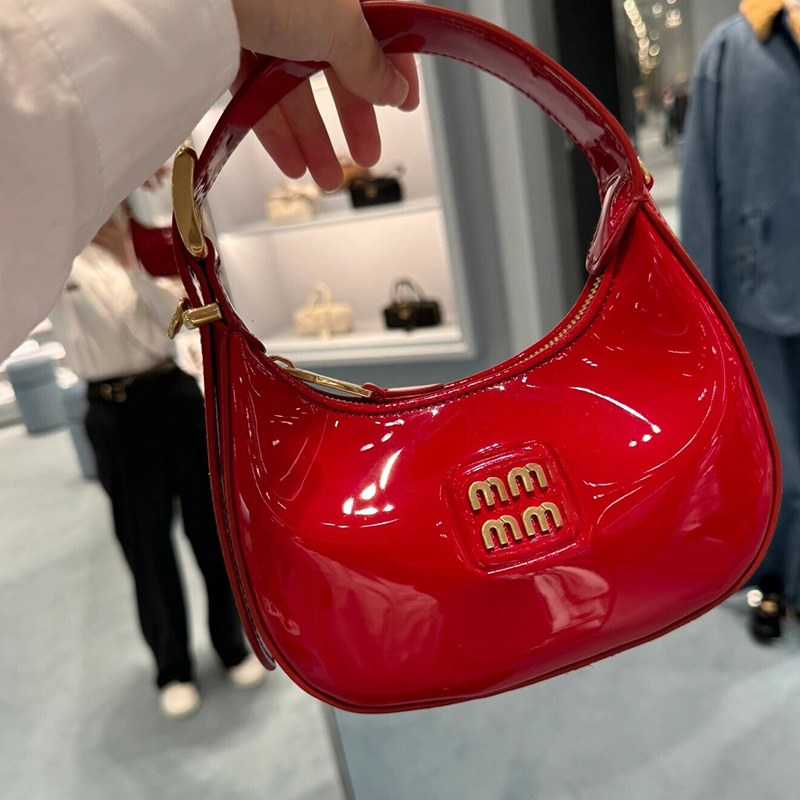 Designer Bag Luxurys Womens Evening Bags Hobo underarm bag red bag Designer Leisure Handbags Chic Luxury Patent Leather Small Shoulder Messenger Purses