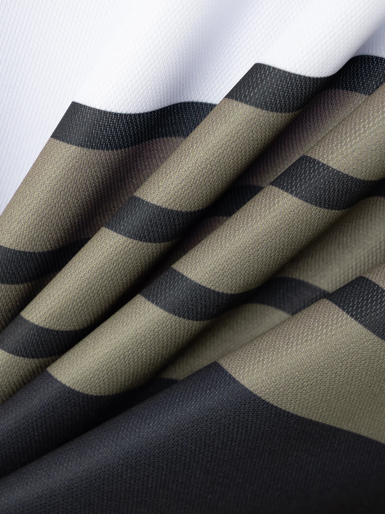 2024 Summer Short Sleeved Polo Shirt Men Casual England Style Stripe Printing TShirt Breathable Clothing Top 240513