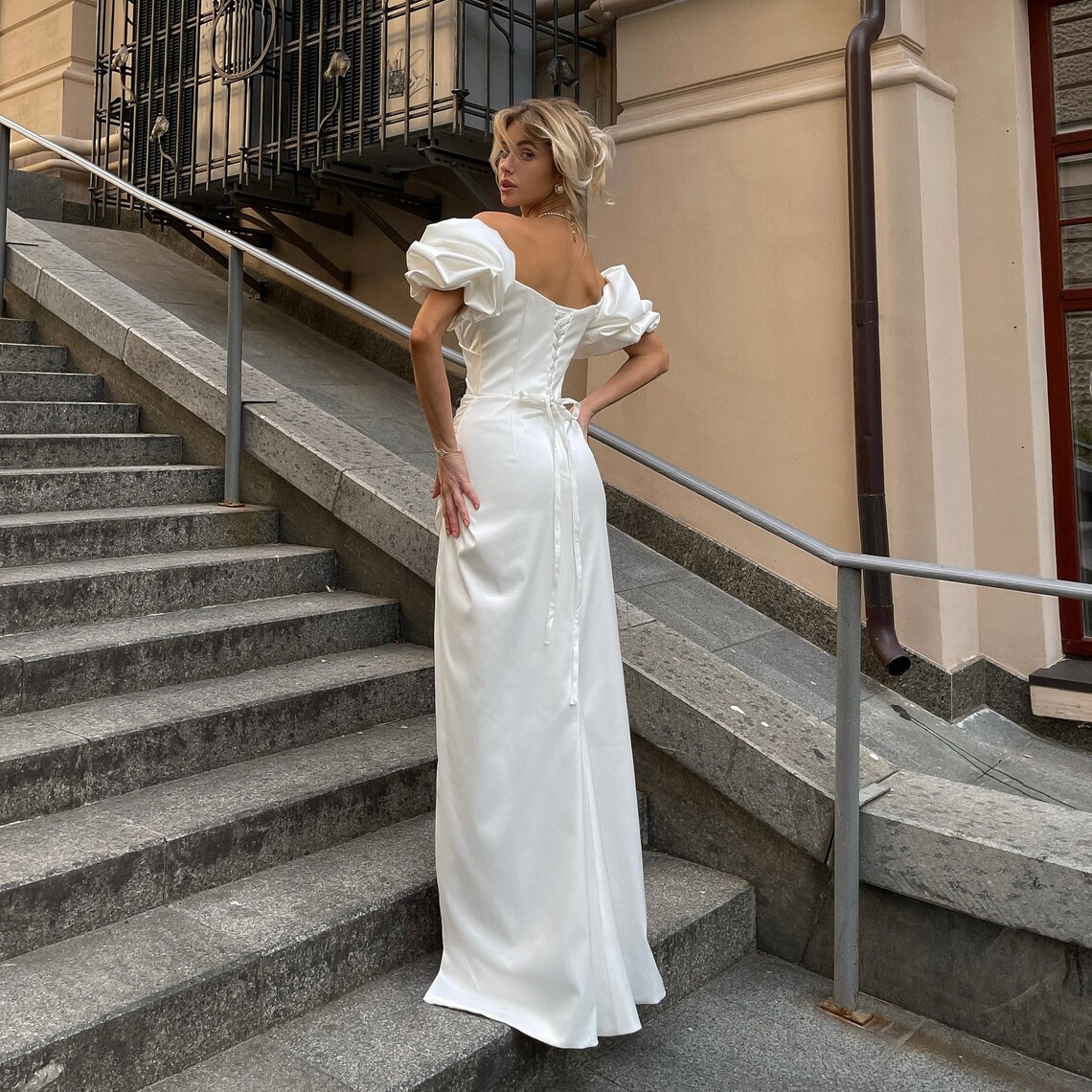 Short Removeable Puff Sleeves Pleat Sweethart Satin Sheath Wedding Dresses Side Slit Custom Custom Made Rode De Morrie