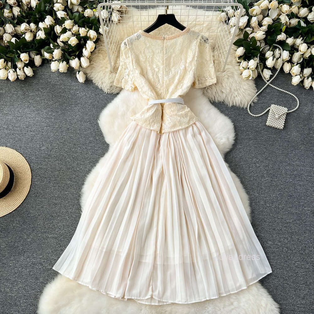 Retro White Moonlight Thousand Gold Style High end Light Luxury Metal Button Lace Top Fake Two Piece Patched Hundred pleats Dress Womens Summer Dress