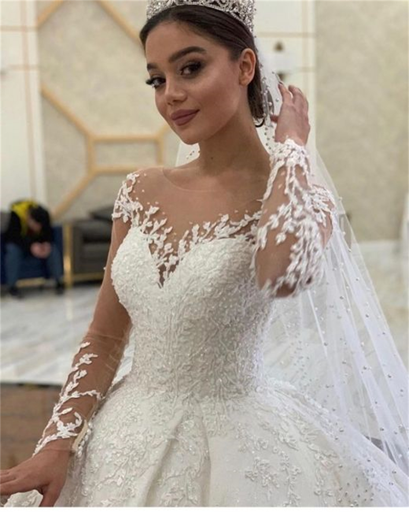 Dubai Princess Ball Gown Dresses 2024 Long Sleeves Lace Appliques Beaded Gorgeous Bride Wedding Gowns Ivory Vestido De Novia Court Train