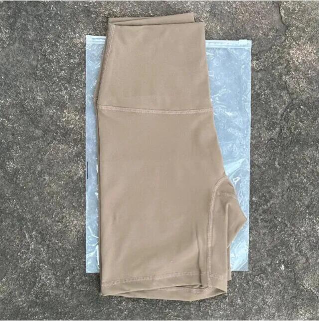 2025 Outfits Suit Align Women's Sports High Waist Designer Yoga Shorts 4-point Pants Running Fiess Gym Underwear Workout Leggings