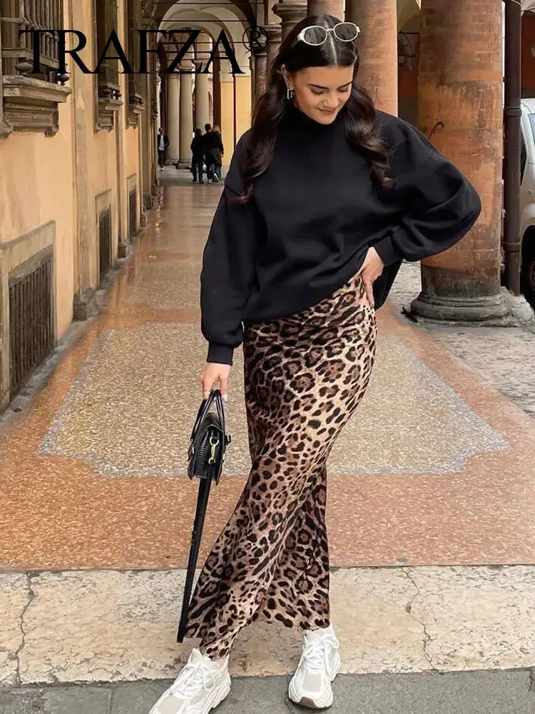 TRAFZA 2024 Women Fashion Leopard Print Skirt Vintage High Waist Midi Skirts Elegant Summer Casual Streetwear 240529