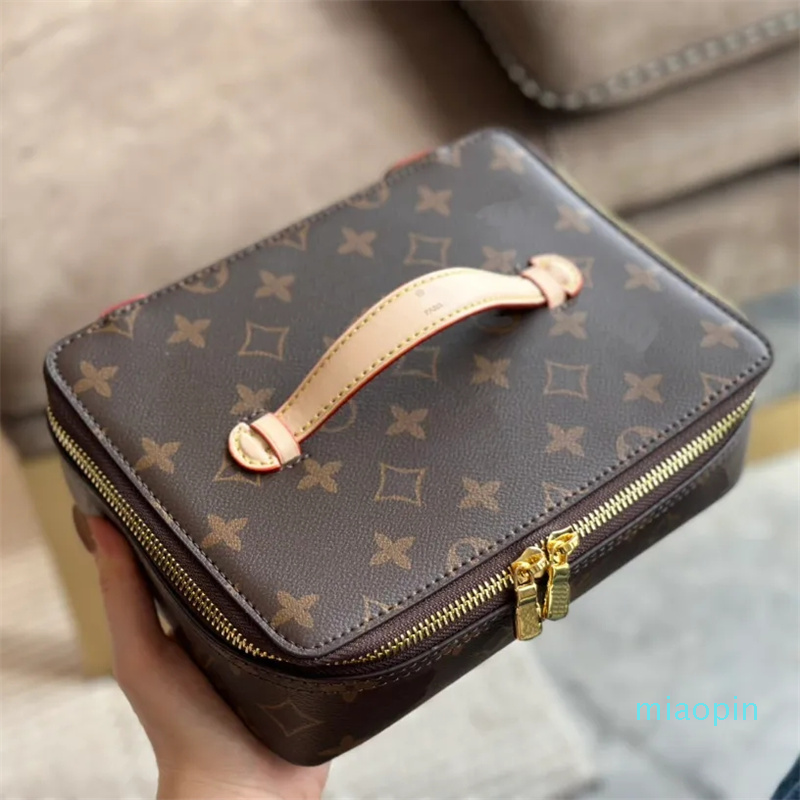 Men Women Luxury Designer Cosmetic Bags Totes Flower Handbag Shouder Crossbody Ladies Handbags With Original Red lining pouch Purse Pochette 23CM