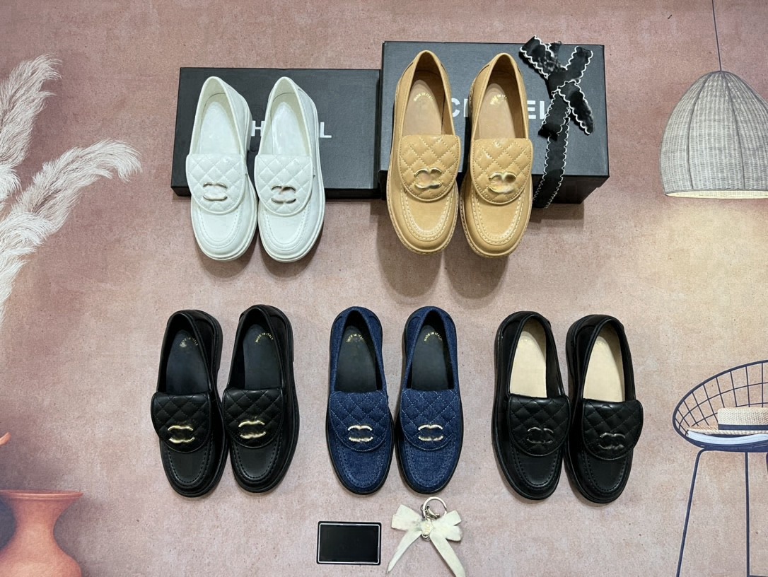 Womens Chain Mocassin Leather Dress Shoes Luxury Mule Metal Buckle Flat Shoe Lambskin Quilted Designer Loafers Flat Shoe Platform Sneakers Size 35-40 TS22