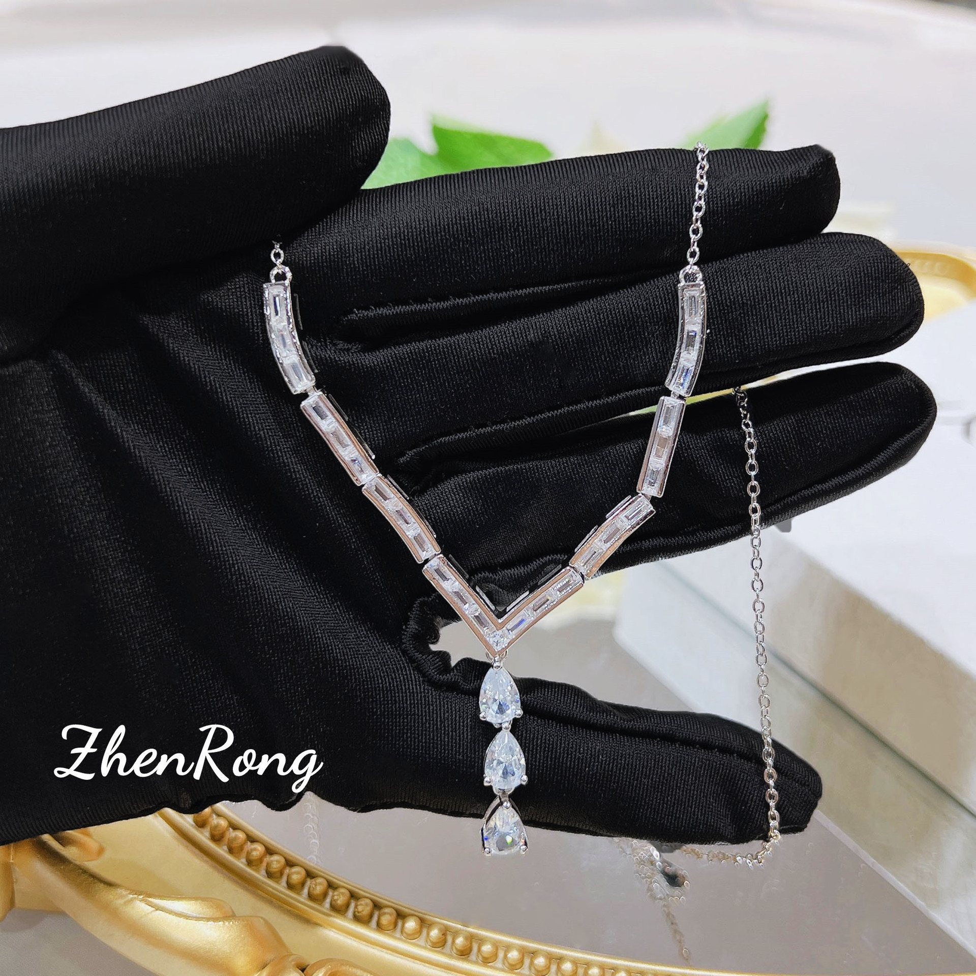 Dia Tears Pendant: 2024 Stunning Water Drop Moissanite Jewelry