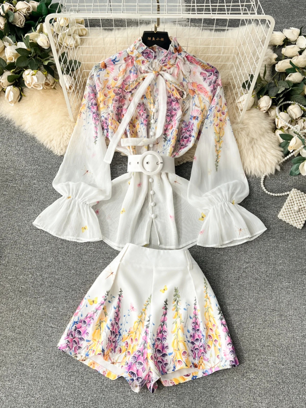 Retro Royal Flower Printed Womens Two Piece Set with Puff Sleeves Ultra Thin Womens ShirtHigh Waist Wide Leg Shorts 2024 Summer Wear 240524bj