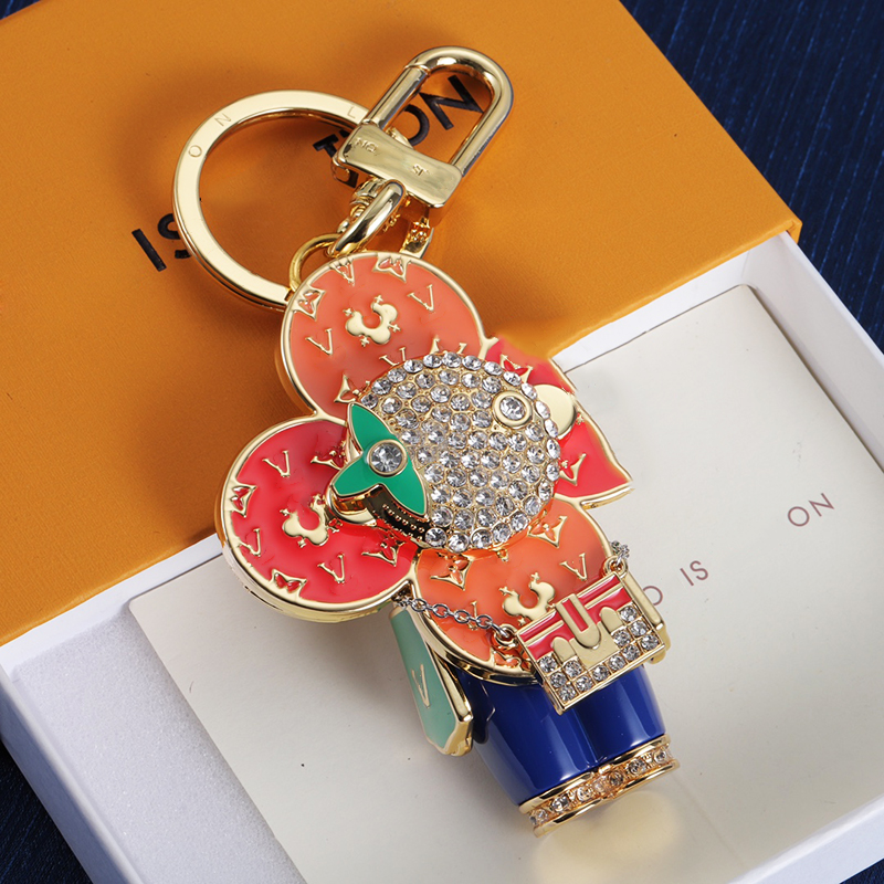 Keychains Lanyards Keychain Designer keychain Buckle Car key chain car pendant metal fashion personality creative cute Handmade metals trend classic