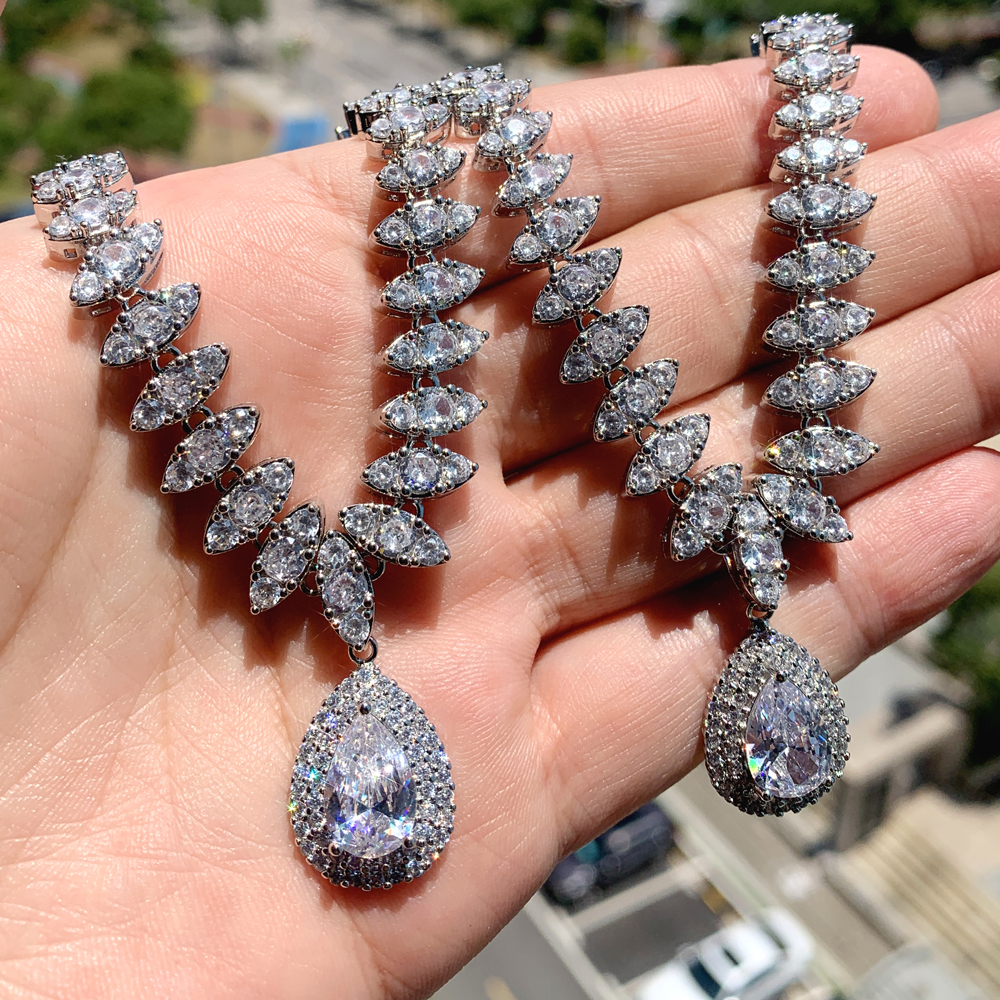 Iced Out Sier Chain Necklace for Men and Women with Water Drop Pendant