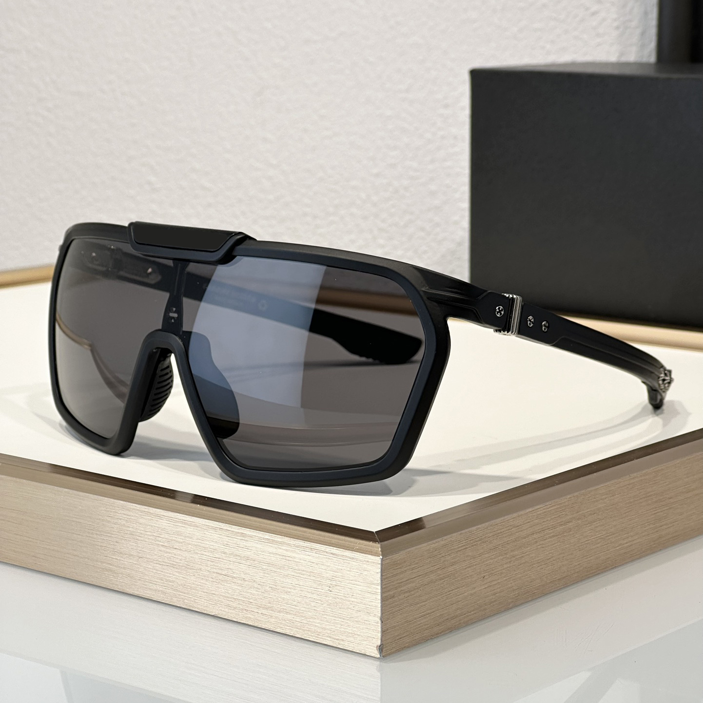 Super Sunglasses For Men Women Designer U CNT SEA ME Fashion Popular Summer Stylish High Street Leisure Style Anti-Ultraviolet CR39 Full Frame Glasses Random Box