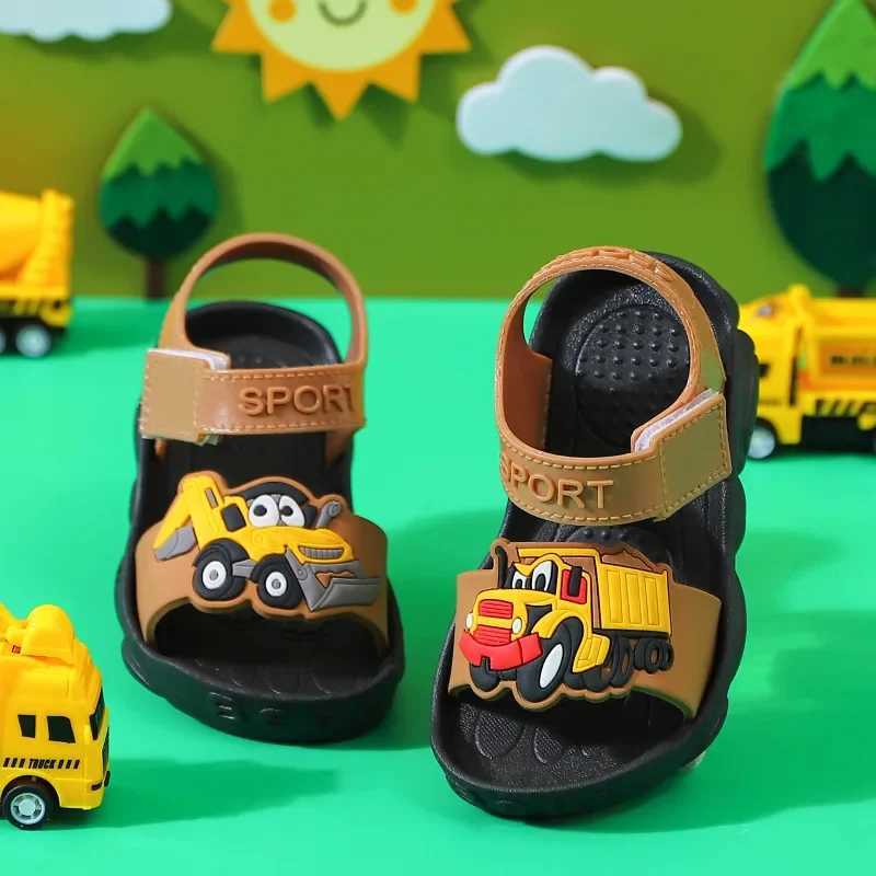 Sneakers Summer childrens shoes boys sandals flat bottomed breathable baby walking shoes cartoon cars childrens outdoor running sandals for students H