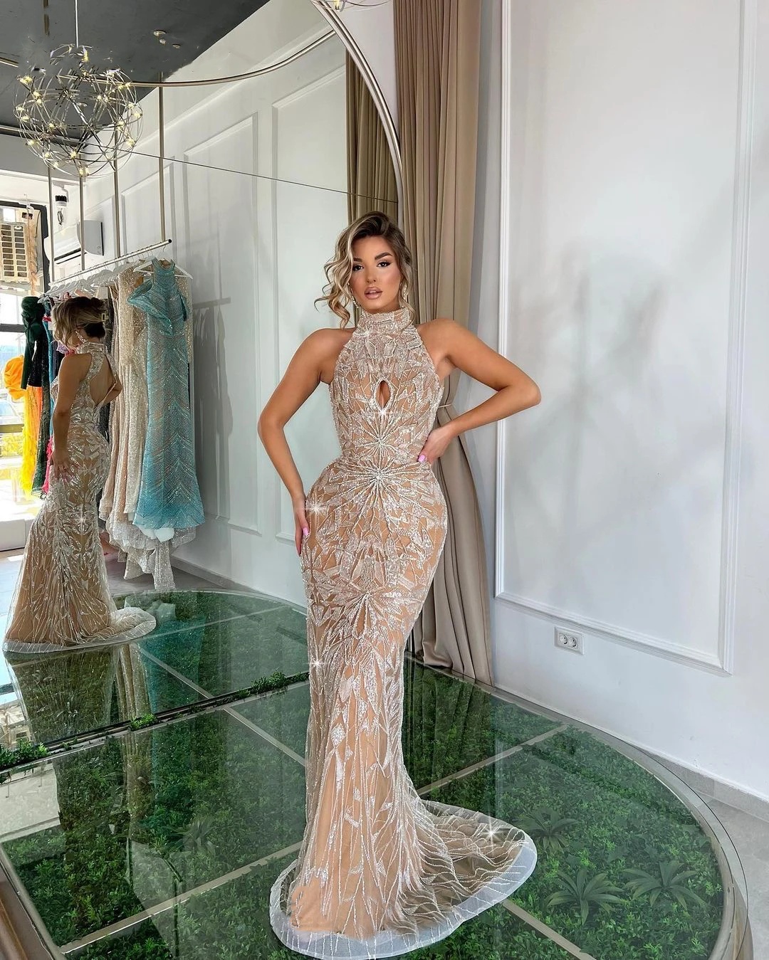 Gorgeous Mermaid Wedding Dresses High Neck Bridal Gowns Beading Sequins Backless Sweep Train Custom Made Sleeveless Bride Vestido de novia