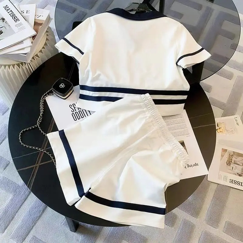 Summer Children Girls Clothes Set V Neck Tshirts and Shorts 2 Pieces Suit Teenage Short Sleeve Top Bottom Tracksuit 240530