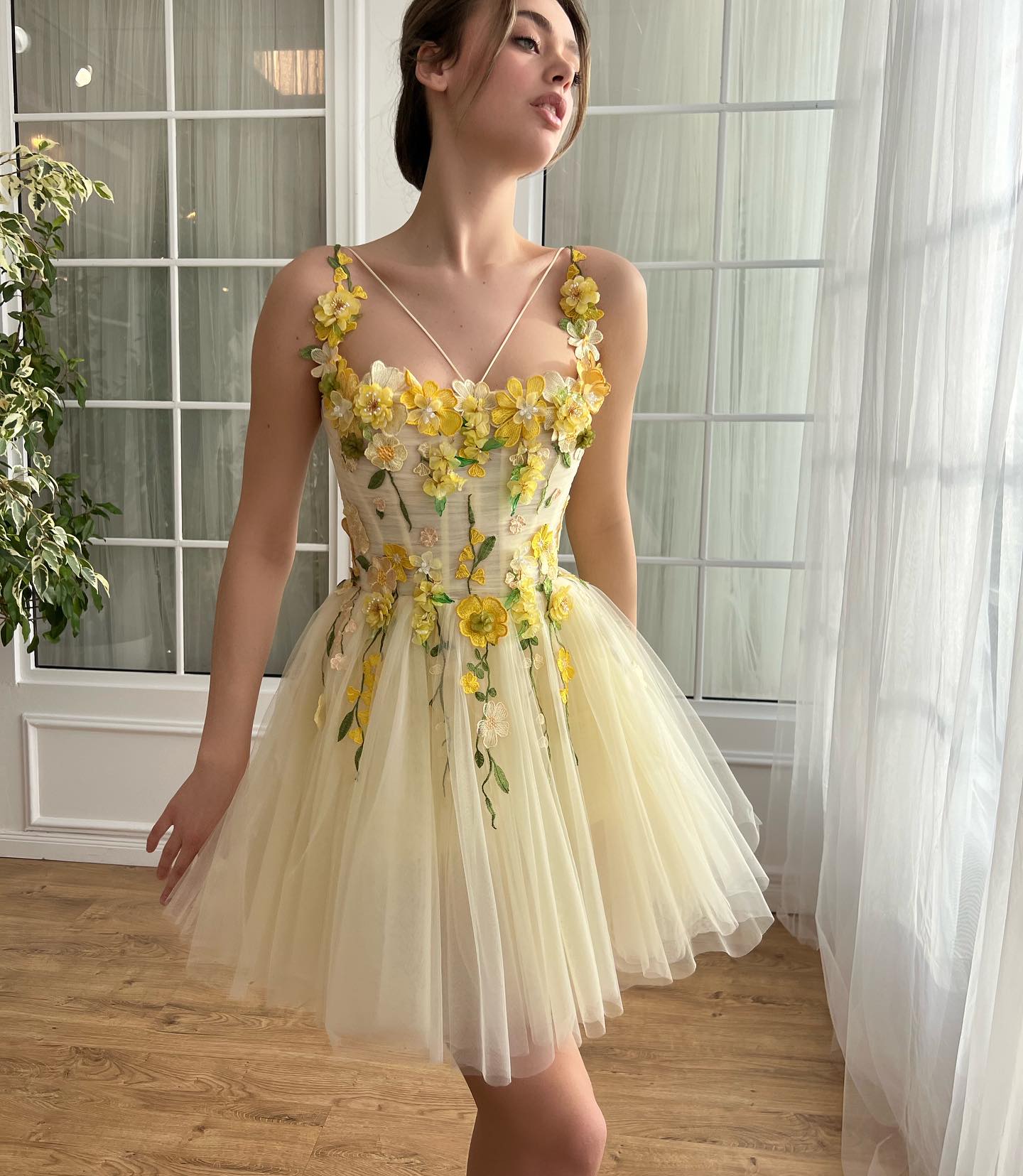 Light Yellow wers Homecoming Dresses 3D Appliqued Short Prom Gown Square Necke A e Tulle Graduation Dress For Birthday