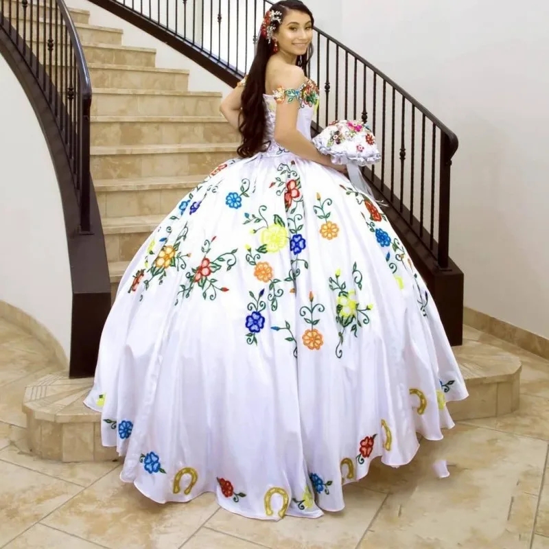 Colorful Mexican Quinceanera Dresses Ball Gown Sweetheart Embroidery Pearls Puffy Charro Sweet 16 Dresses 15 Anos