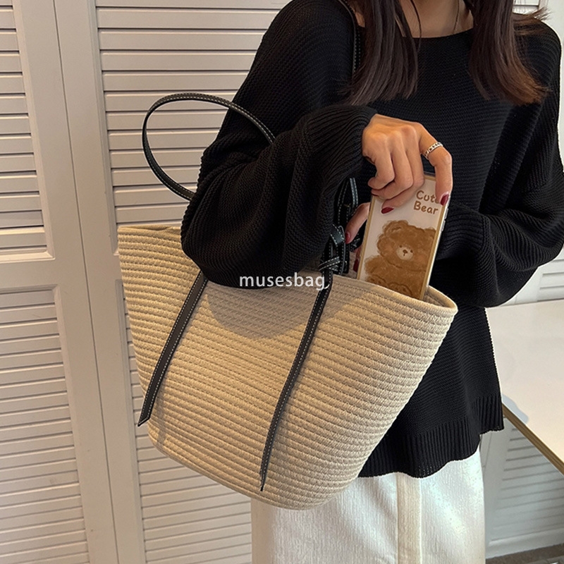 Designer Women's High Quality and Practical Large Capacity Cotton Thread Woven Bag New French Retro Handheld Grass Woven Bag Versatile Commuter T
