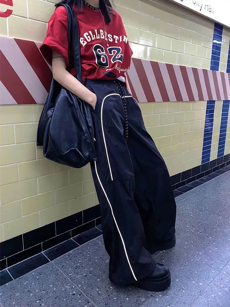 HOUZHOU Harajuku Y2k Sweatpants Women Joggers Oversize Streetwear Wide Leg Techwear Casual Gorpcore Reflective Striped Trousers 240530