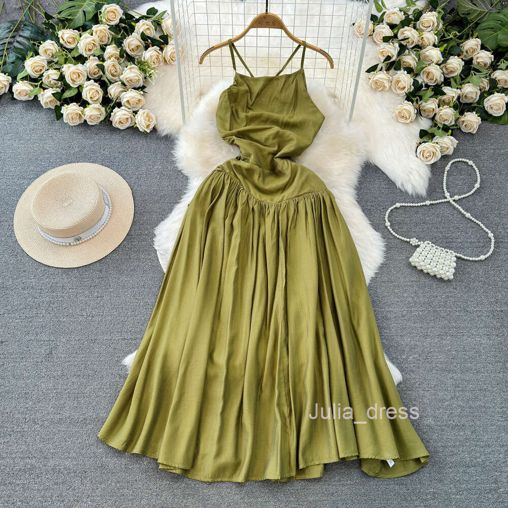 Fashionable socialite temperament seaside vacation beach skirt strapless backless waist cinched slimming A-line large hem suspender dress