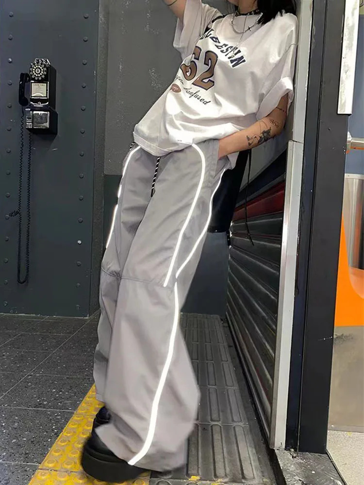 HOUZHOU Harajuku Y2k Sweatpants Women Joggers Oversize Streetwear Wide Leg Techwear Casual Gorpcore Reflective Striped Trousers 240530