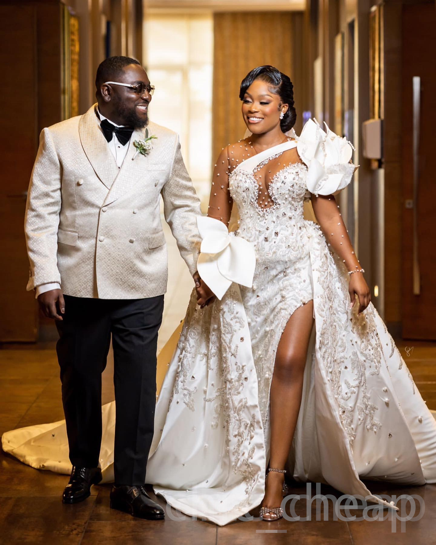 2024 Arabic Aso Ebi Plus Size Ivory Luxurious Wedding Dress Beaded Crystals Lace Detachable Train Bridal Gowns Dresses ZJ344