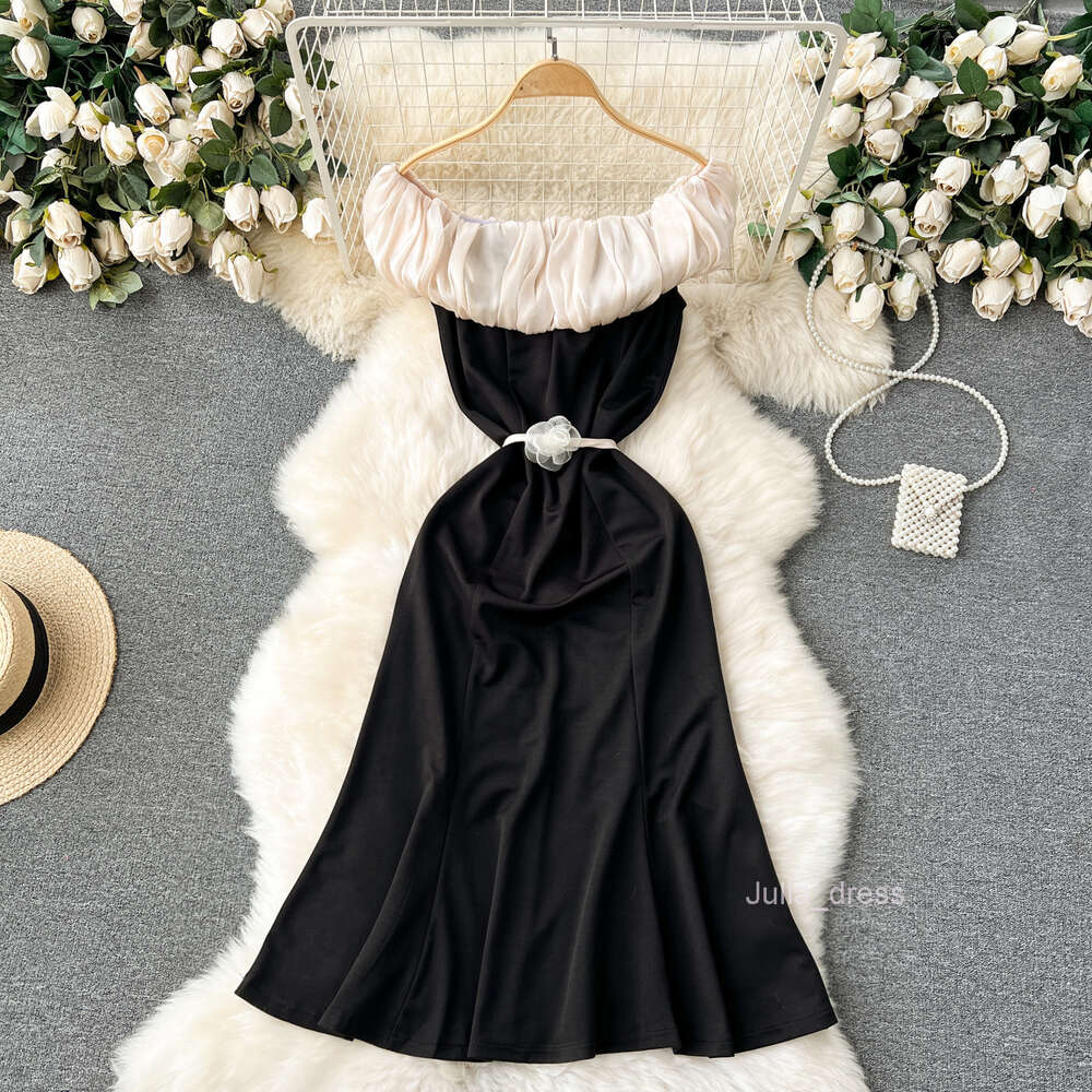 Light luxury and luxurious style high-end dress for women with a shoulder line and collarbone design niche and refined temperament for socialites long