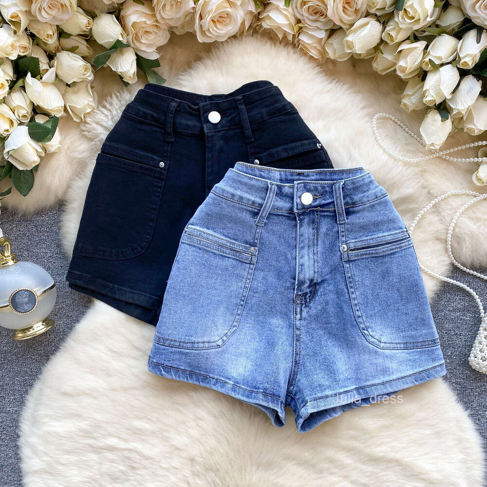 Weary denim shorts for summer internet famous hot girls with high waist slim fit slim legs long legs and high height. Versatile shorts for women