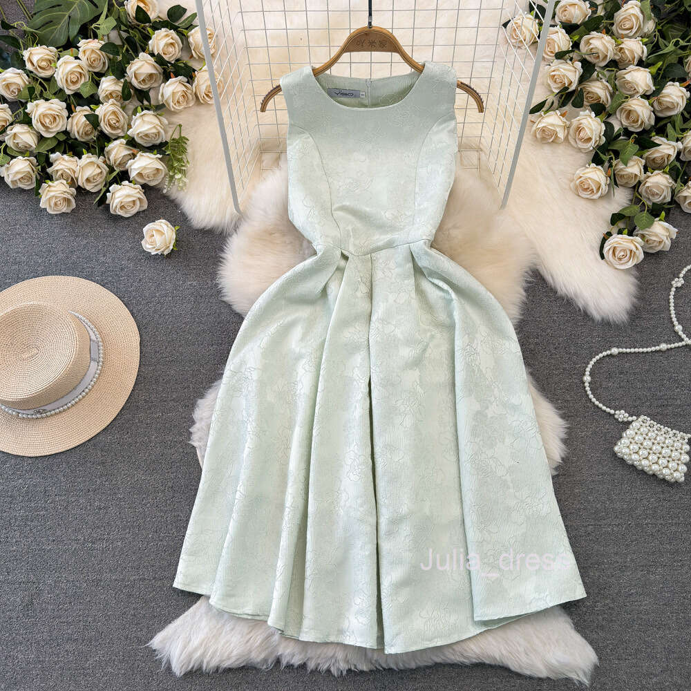 Summer Fashion Light Luxury Celebrity Elegance Sleeveless Round Neck Waist Slim Mid length A-line Jacquard Dress