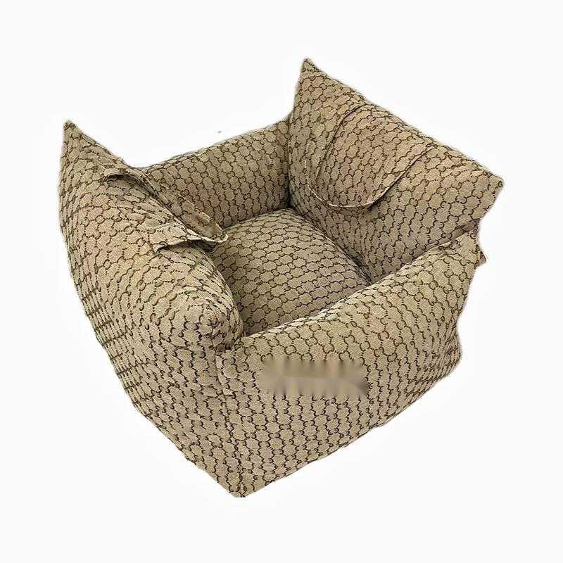 Classic Letter Pattern, Portable Seat of Easy Installation, Fashionable Pet Bag