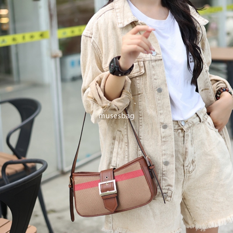 New Women Bag Fashionable and Minimalist Contrast Color Shoulder Bag Handbag European and American Retro Square Button Stick Bag Underarm Bag