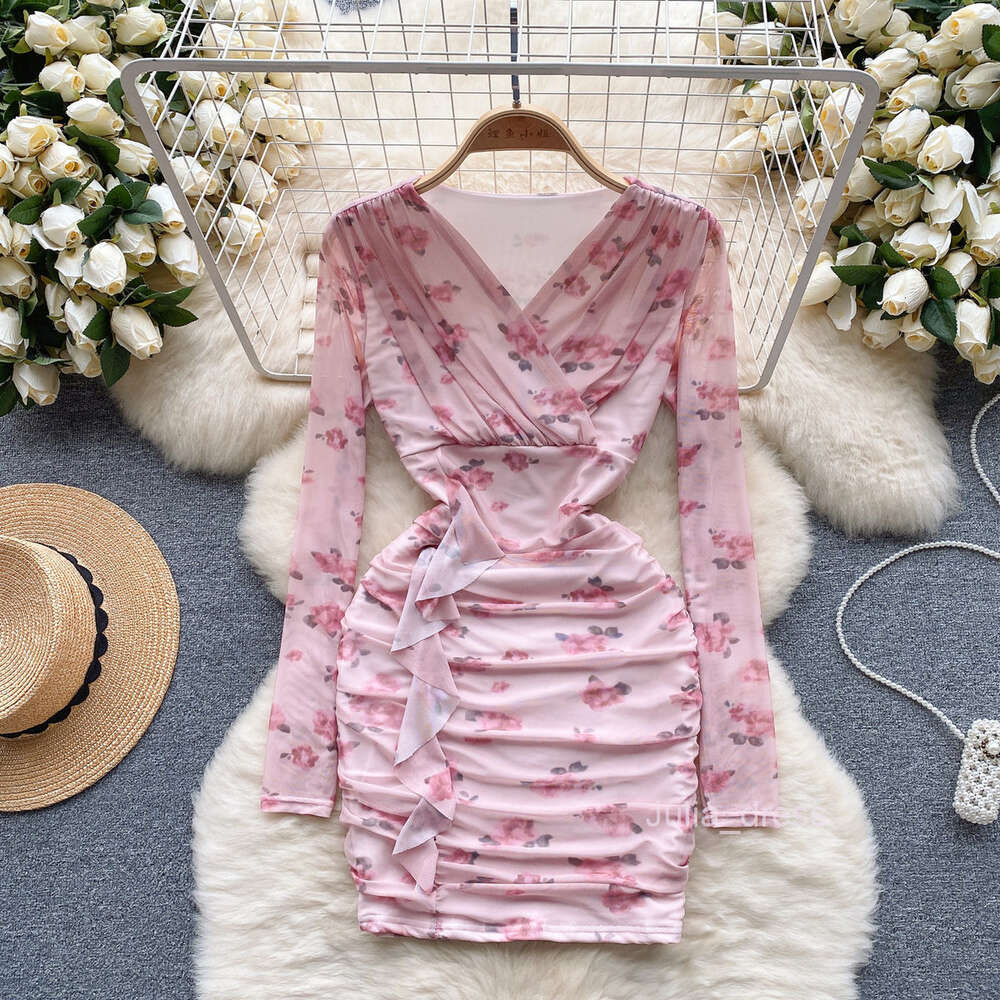 French Romantic Fragmented Flower V-Neck Dress for Women Autumn Ruffles with Pleated Design Exquisite Beauty and Super Fairy Skirt