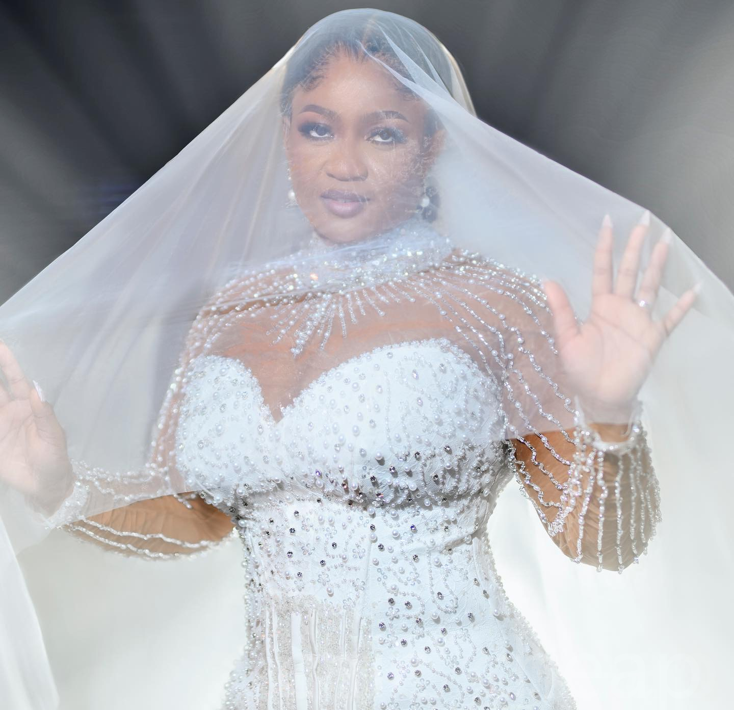 2024 Arabic Aso Ebi Plus Size Ivory Luxurious Wedding Dress Pearls Crystals Beaded Sequined Bridal Gowns Dresses ZJ222