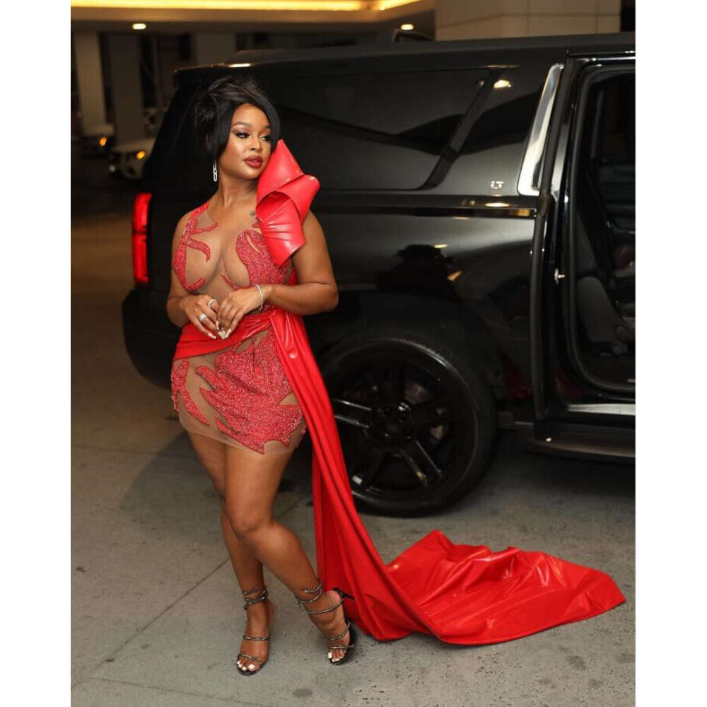 Red Sparkly Black Girl Short Prom Dress For Women Crystal Beaded See Through Party Robes Grande Taille 0531