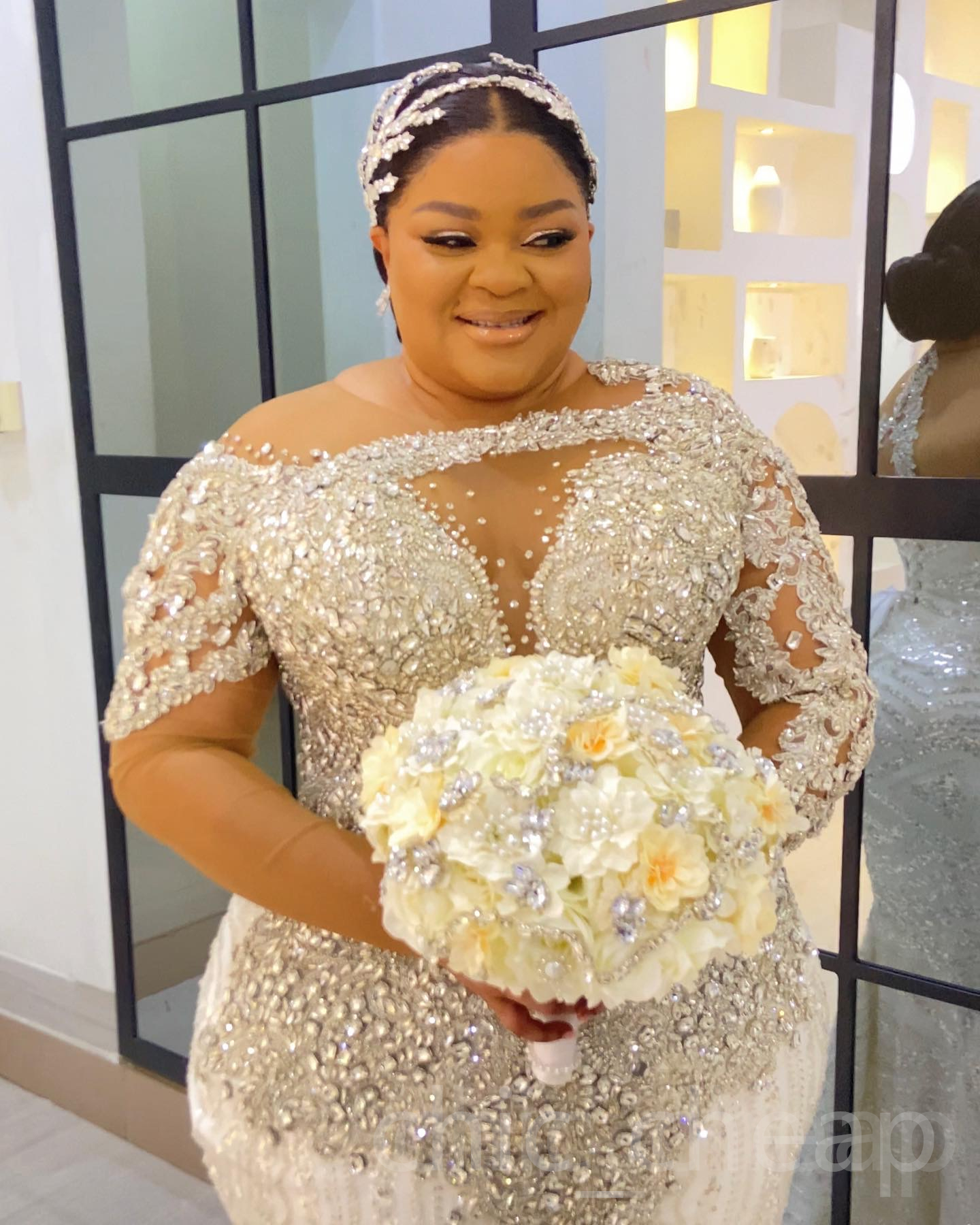 2024 Arabic Aso Ebi Plus Size Luxurious Mermaid Wedding Dress Beaded Crystals Sequined Sparkly Bridal Gowns Dresses ZJ202