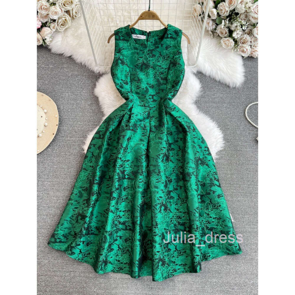 High end light luxury socialite temperament round neck waistband slimming effect mid length A-line large hem jacquard vest dress summer