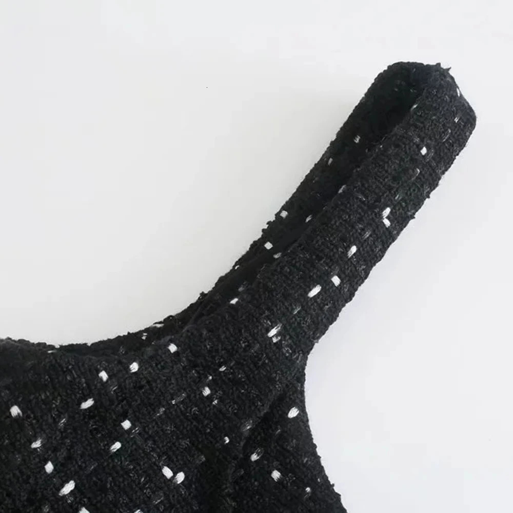 XEASY Women Vintage Tweed Black Plaid Hollow Out Dress Female Casual Pearl Decoration Slim Square Collar Mini Dresses 240529