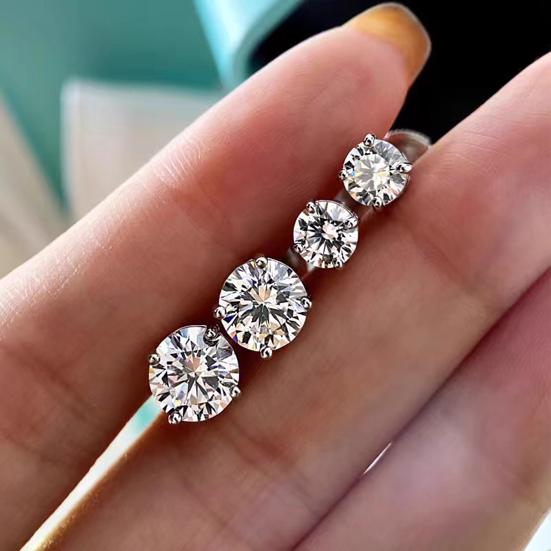 Solitaire Moissanite Dia Classical 4 Claw Stud Simple Jewelry Real 100% Sterg Sier Round Cut Zircon Party Women Wedding Earrings Gift