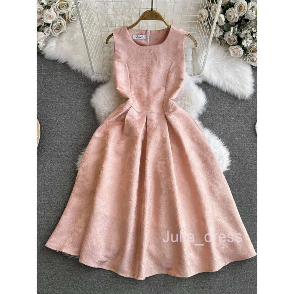 High end light luxury socialite temperament sleeveless round neck waistband slimming effect medium length A-line jacquard vest dress for women