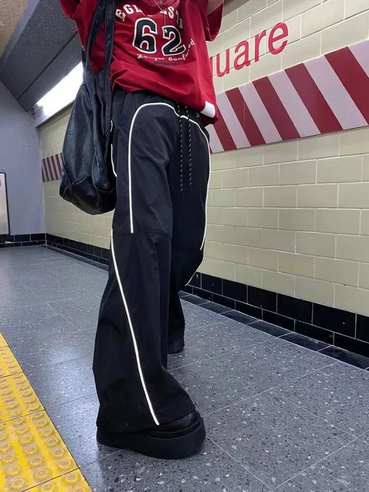 HOUZHOU Harajuku Y2k Sweatpants Women Joggers Oversize Streetwear Wide Leg Techwear Casual Gorpcore Reflective Striped Trousers 240530