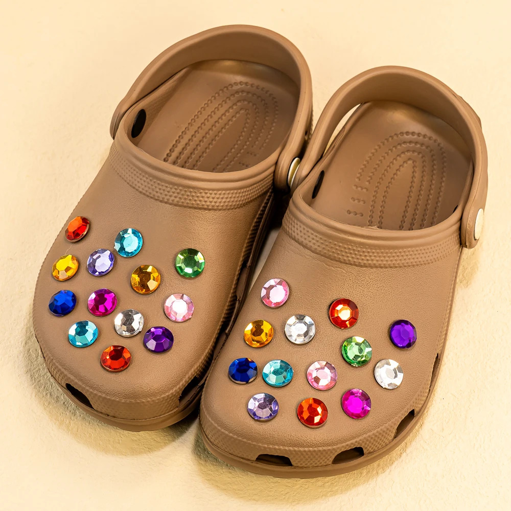 1050pcs Crystal Shoe Charms Flower Heart Circle Shoe Decorations Pins for Women Girls Favor Gift Sandal Accessories Clog Buckle 240531