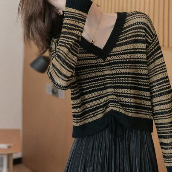 Fashion V-neck striped sweater women in early autumn 2023, new lazy style hollow out knitted top for women's clothing
